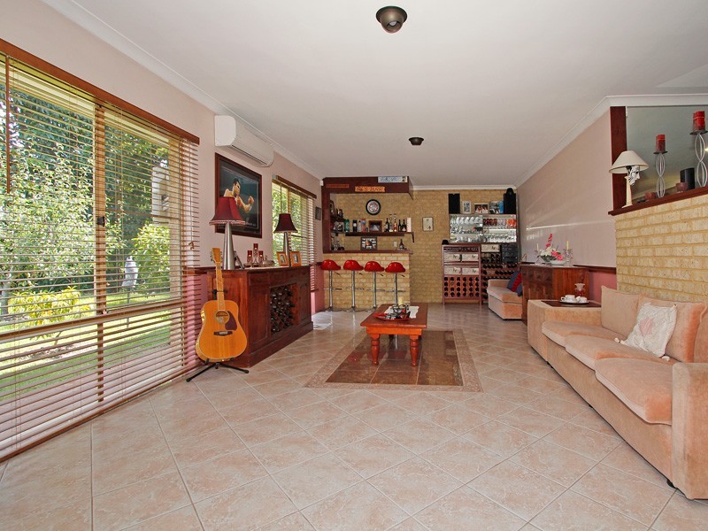 4  Springpark Trail, Carramar WA 6031