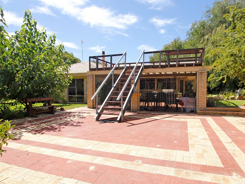 4  Springpark Trail, Carramar WA 6031