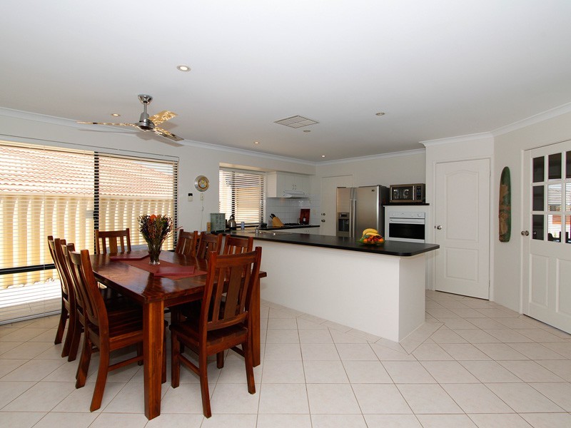 35 Shropshire Crescent, Butler WA 6036