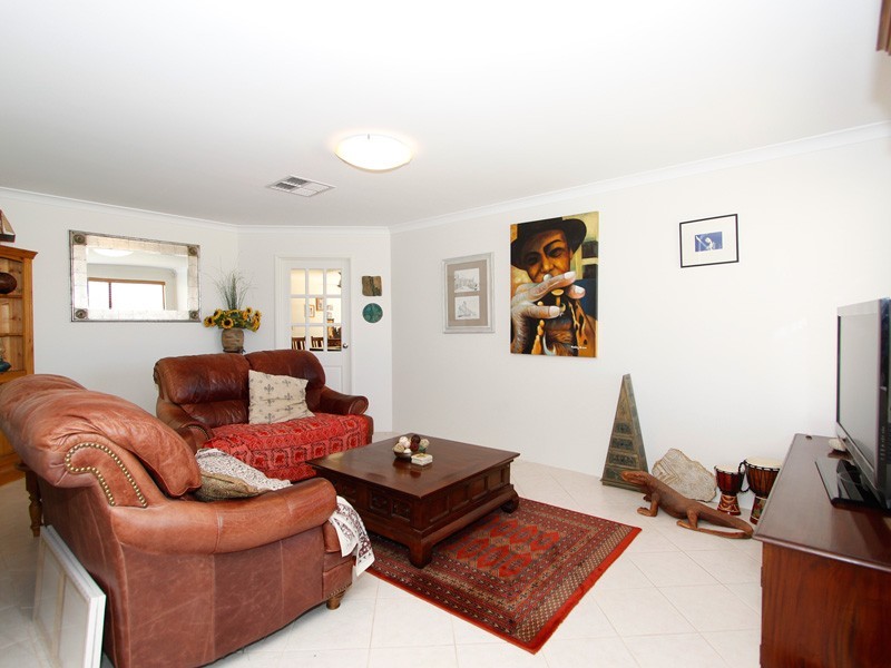 35 Shropshire Crescent, Butler WA 6036