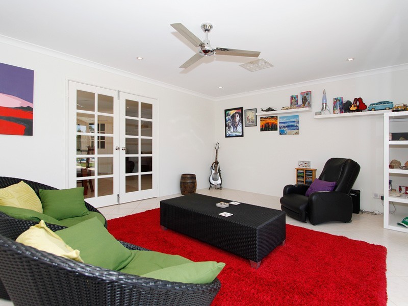 35 Shropshire Crescent, Butler WA 6036