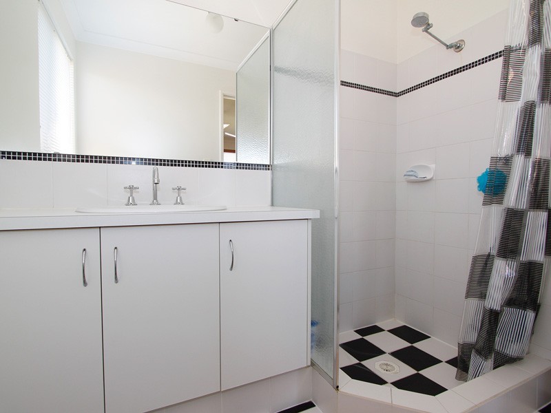 35 Shropshire Crescent, Butler WA 6036