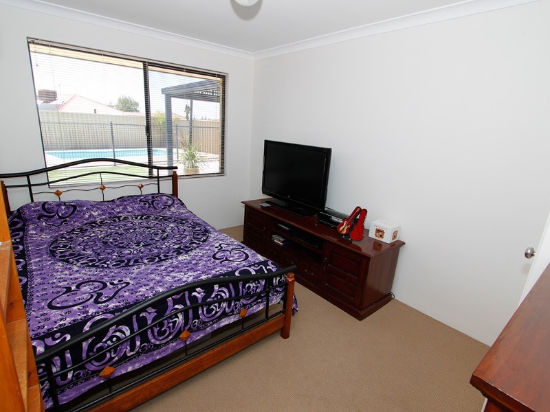 35 Shropshire Crescent, Butler WA 6036