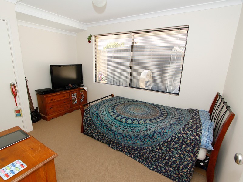 35 Shropshire Crescent, Butler WA 6036