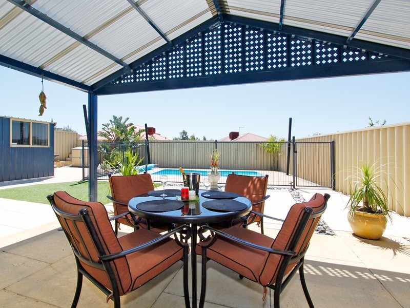 35 Shropshire Crescent, Butler WA 6036