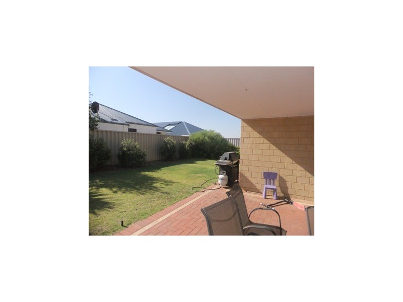 34 Fairbourne Approach, Butler WA 6036