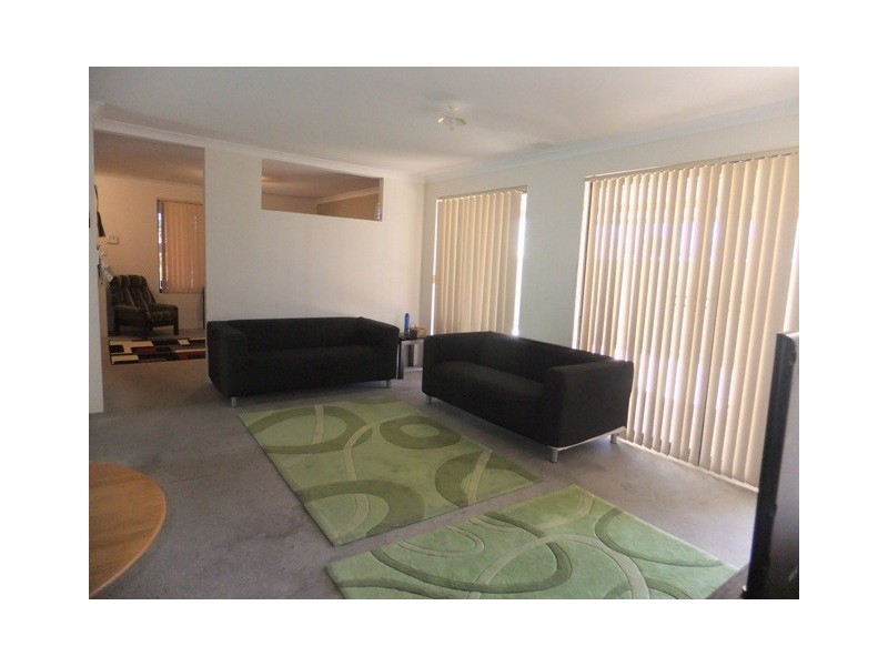 25 Adelong Circuit, Merriwa WA 6030