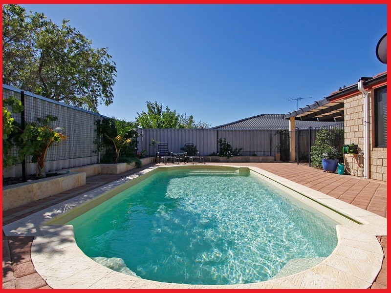 18 Metroliner Drive, Currambine WA 6028