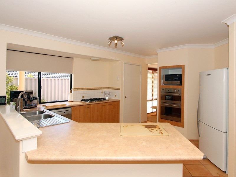 18 Metroliner Drive, Currambine WA 6028