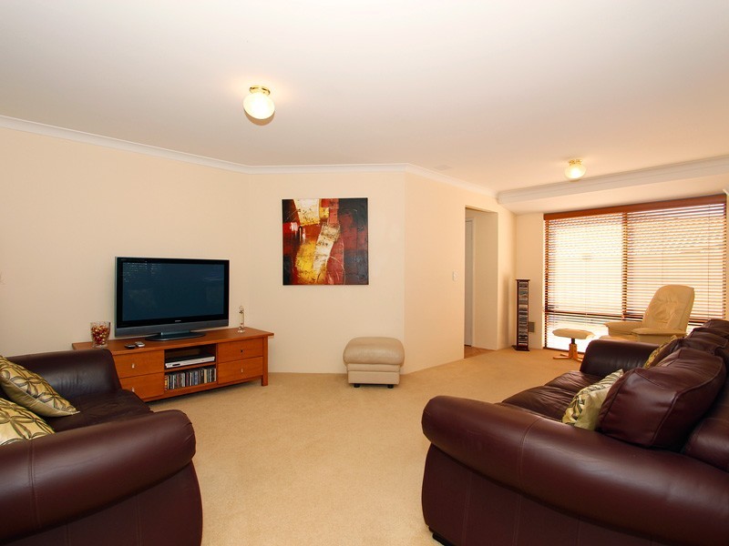 18 Metroliner Drive, Currambine WA 6028