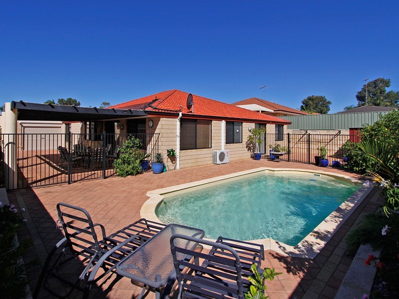 18 Metroliner Drive, Currambine WA 6028