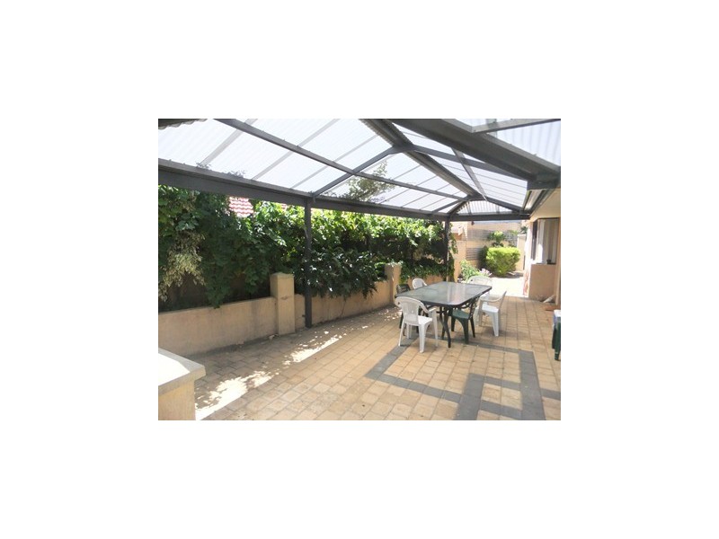 8 Galway Court, Mindarie WA 6030