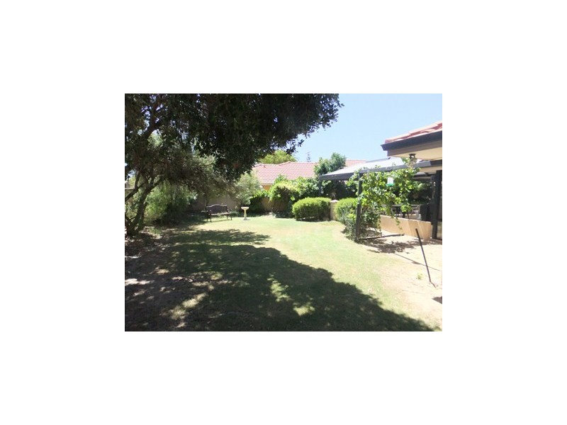 8 Galway Court, Mindarie WA 6030