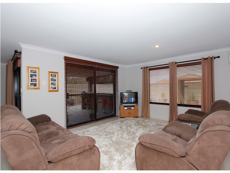 49 Vanderlin Cr, Ridgewood WA 6030