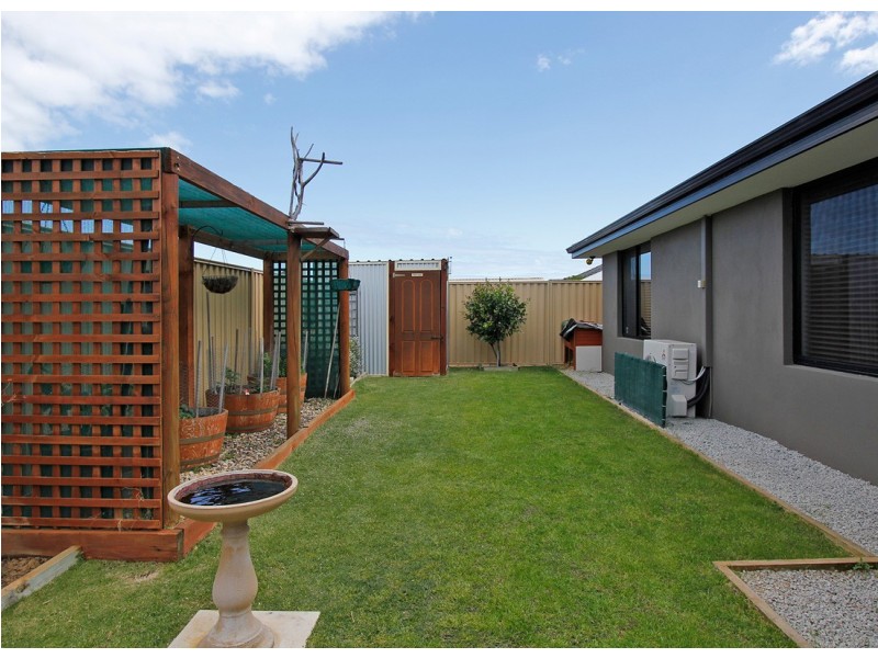 49 Vanderlin Cr, Ridgewood WA 6030