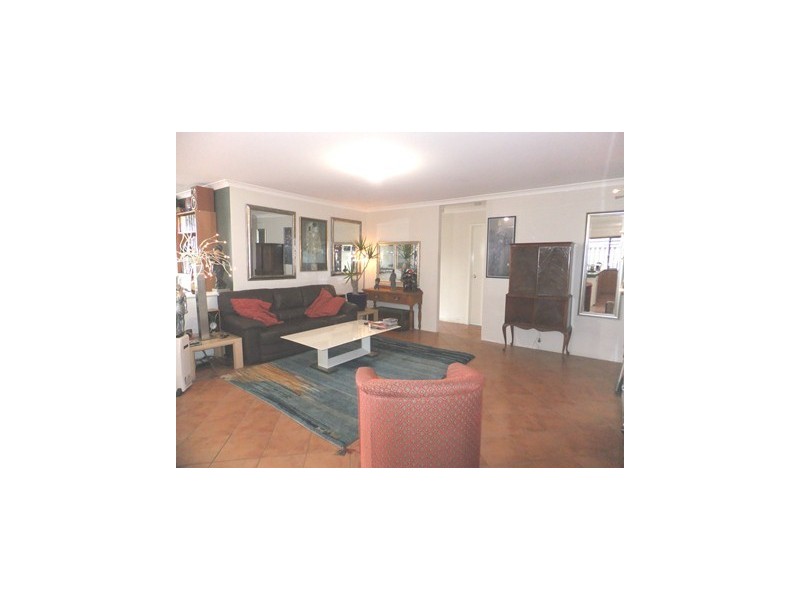 34 Minjah Circuit, Carramar WA 6031