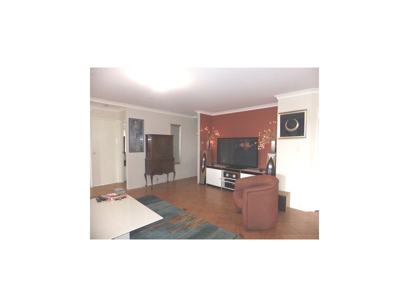 34 Minjah Circuit, Carramar WA 6031