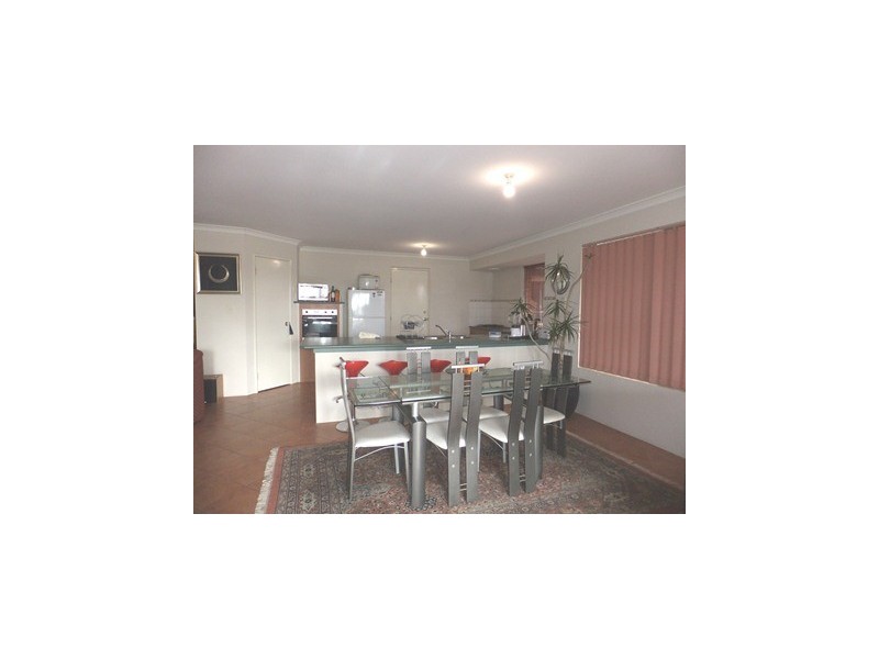 34 Minjah Circuit, Carramar WA 6031