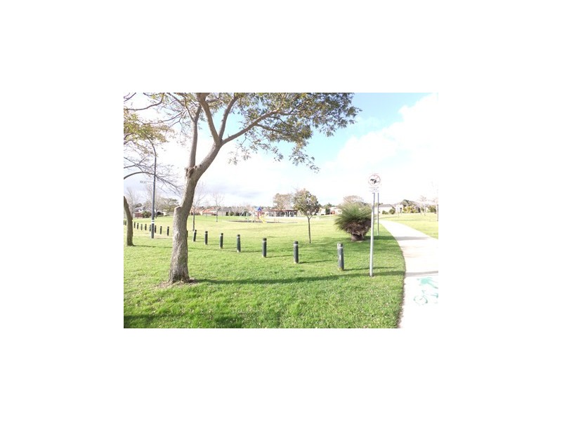 34 Minjah Circuit, Carramar WA 6031