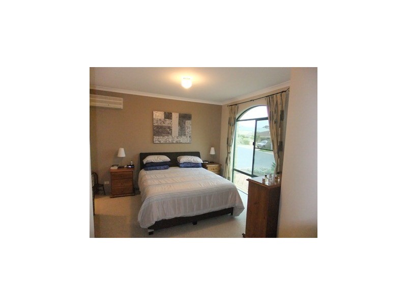 8 Snowbird Gardens, Joondalup WA 6027