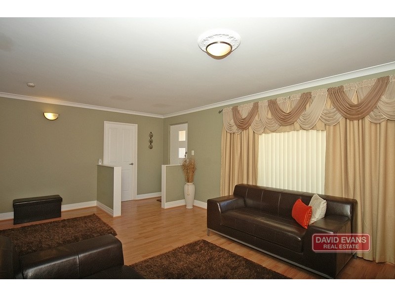 16 Shinners Green, Clarkson WA 6030