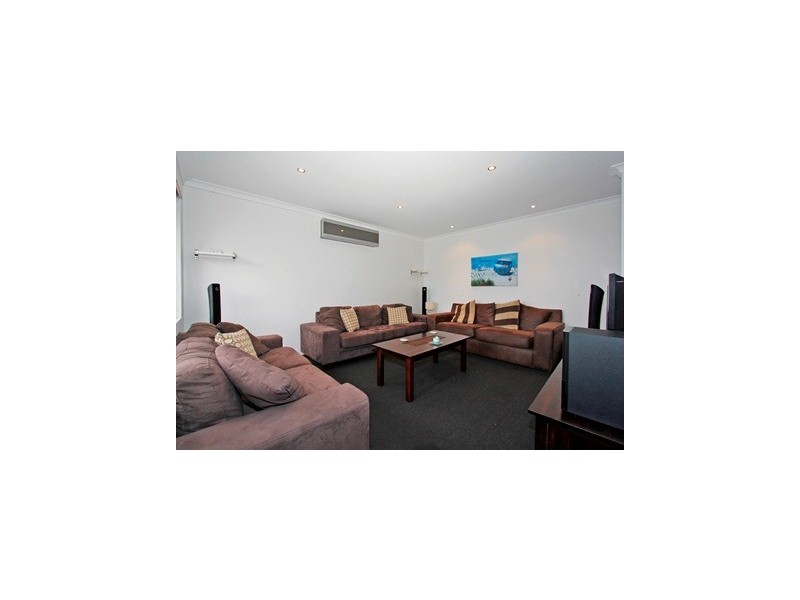 8 Alpina Promenade, Banksia Grove WA 6031