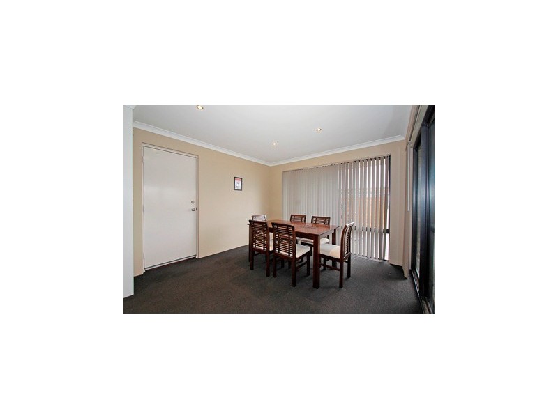 8 Alpina Promenade, Banksia Grove WA 6031