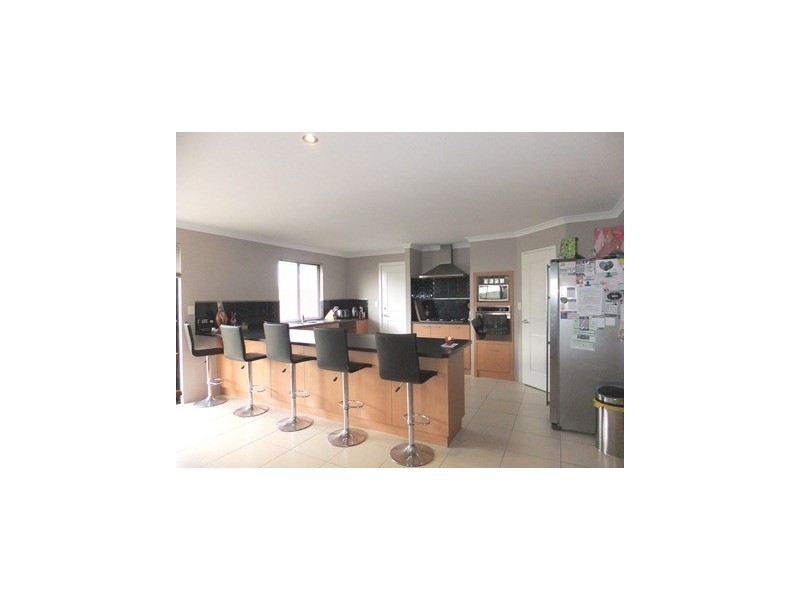 17 Hillsborough Parkway, Ridgewood WA 6030