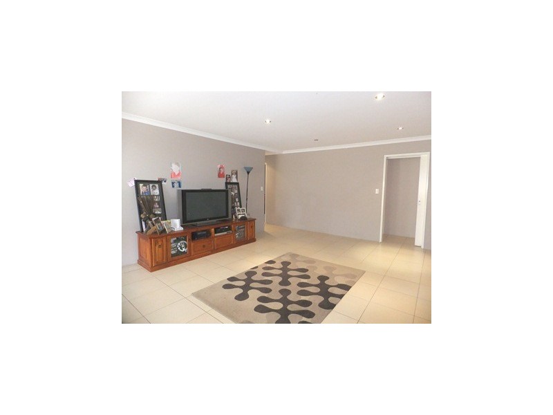 17 Hillsborough Parkway, Ridgewood WA 6030