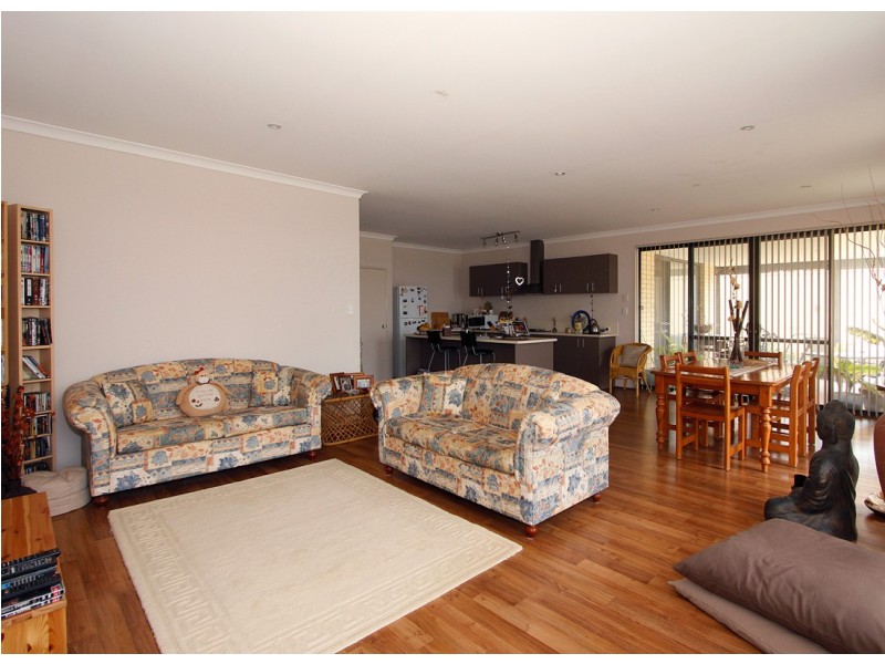 24 Kahana Parkway, Butler WA 6036