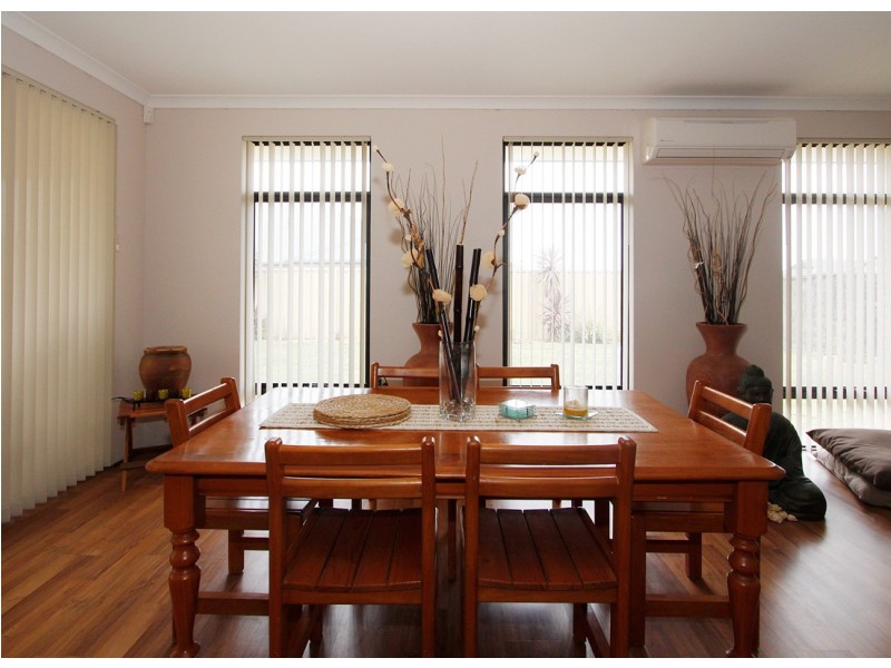 24 Kahana Parkway, Butler WA 6036