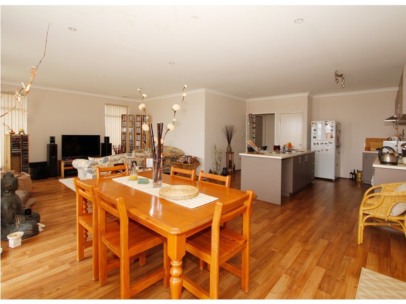 24 Kahana Parkway, Butler WA 6036