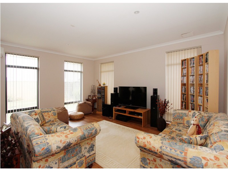 24 Kahana Parkway, Butler WA 6036