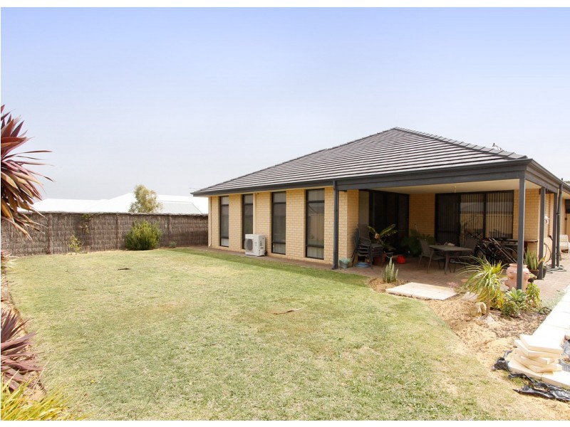 24 Kahana Parkway, Butler WA 6036