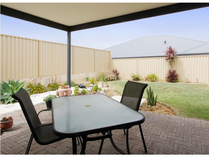 24 Kahana Parkway, Butler WA 6036