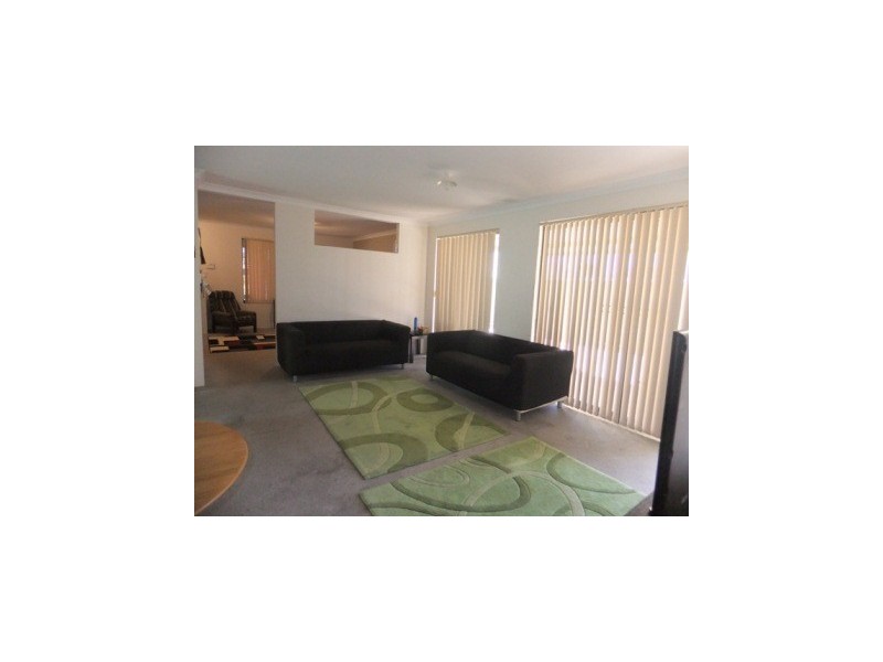 25 Adelong Circuit, Merriwa WA 6030