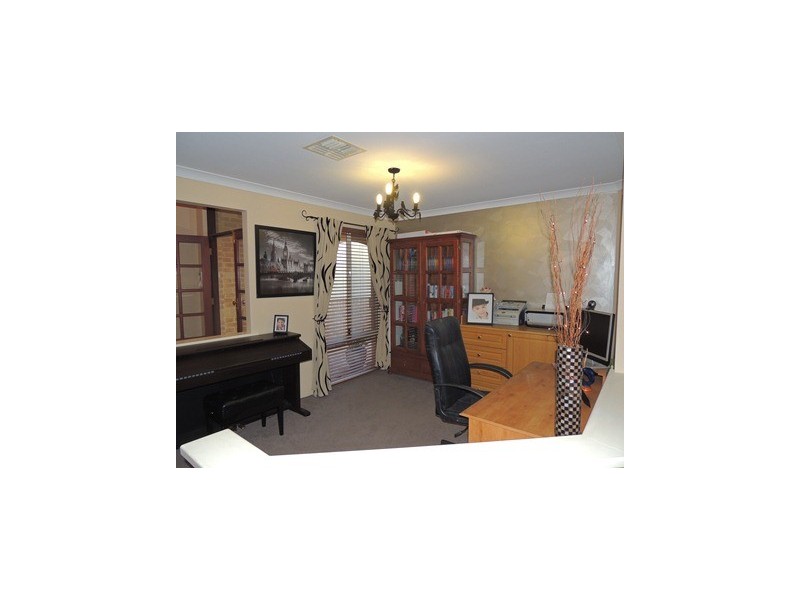 5 Halifax Boulevard, Mindarie WA 6030