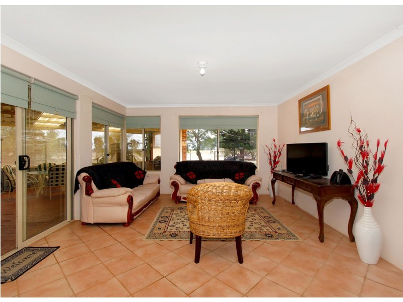 13 Warrup Road, Gabbadah WA 6041