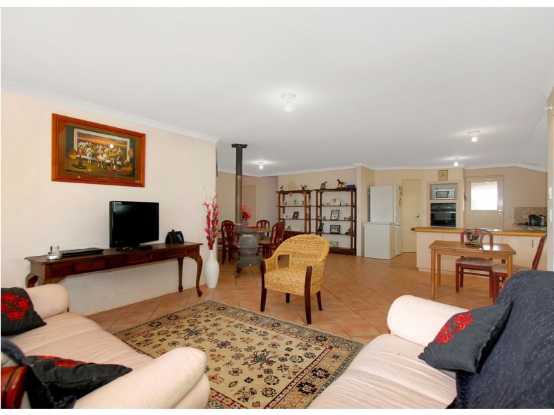 13 Warrup Road, Gabbadah WA 6041