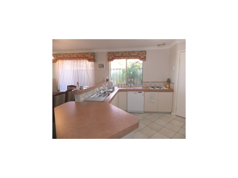 4 Cassano Boulevard, Clarkson WA 6030