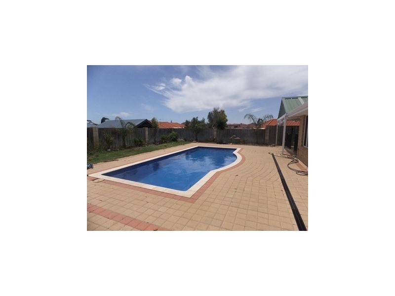 8 Malacca Way, Mindarie WA 6030