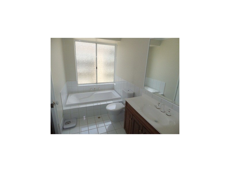 8 Malacca Way, Mindarie WA 6030