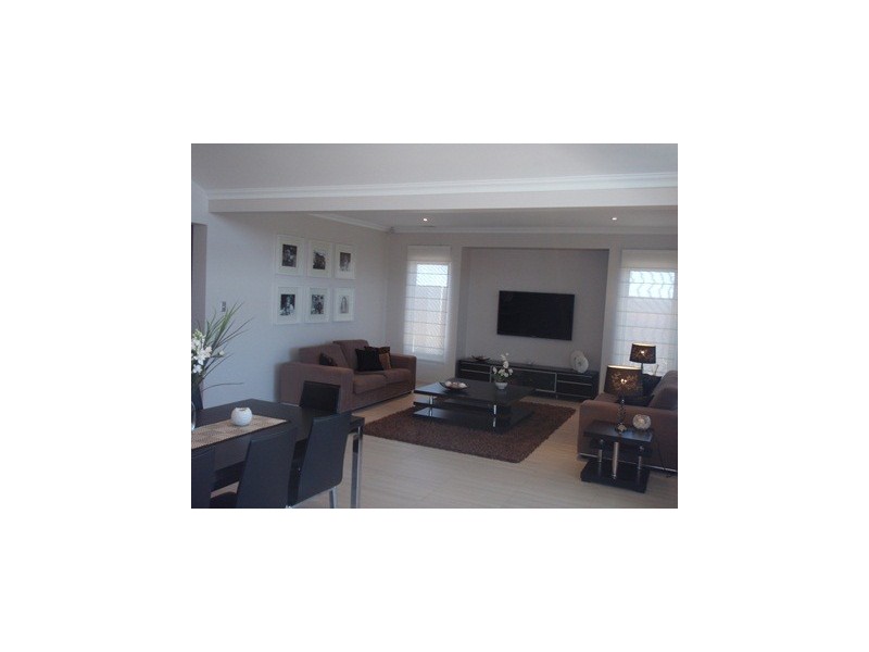 14 Caravel Approach, Jindalee WA 6036