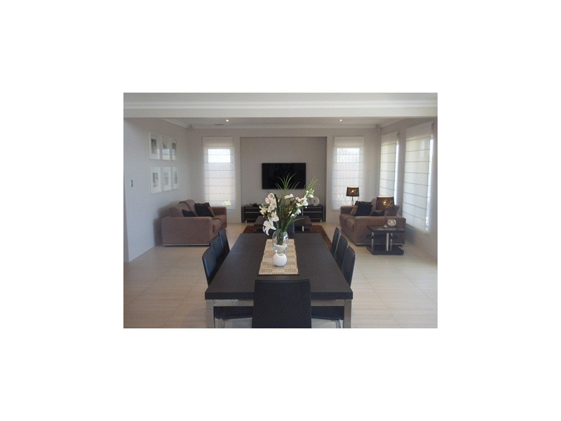 14 Caravel Approach, Jindalee WA 6036