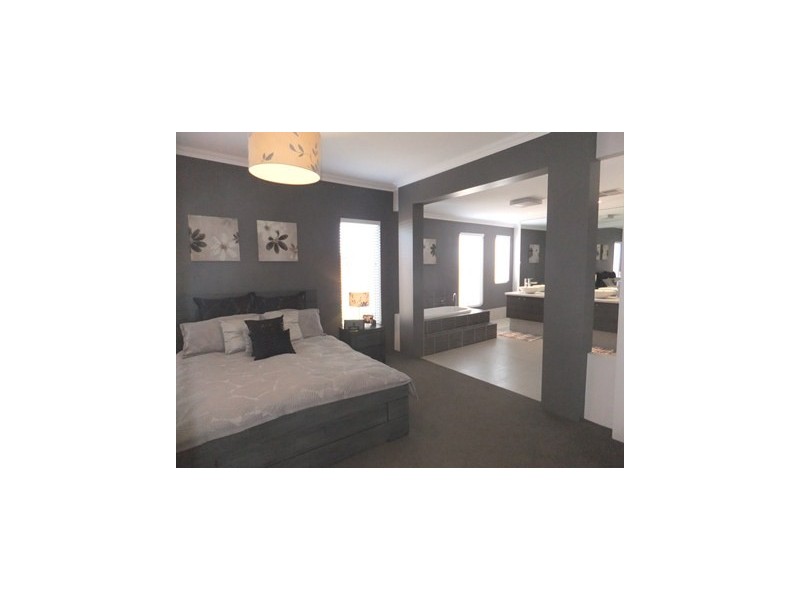 14 Caravel Approach, Jindalee WA 6036