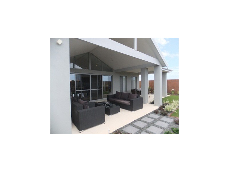 14 Caravel Approach, Jindalee WA 6036