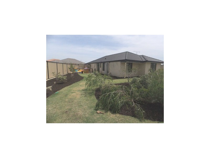 19 Rocklands Loop, Carramar WA 6031