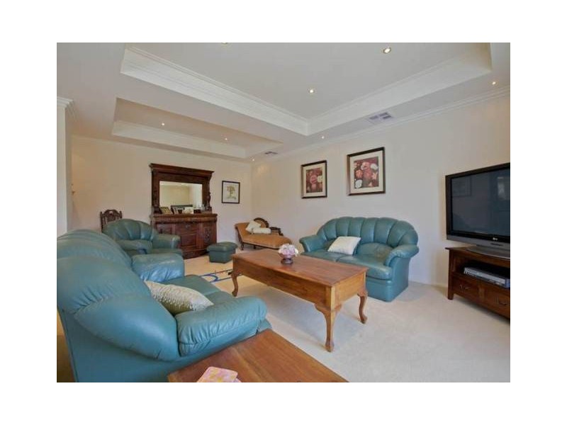 134 Dampier Avenue, Mullaloo WA 6027