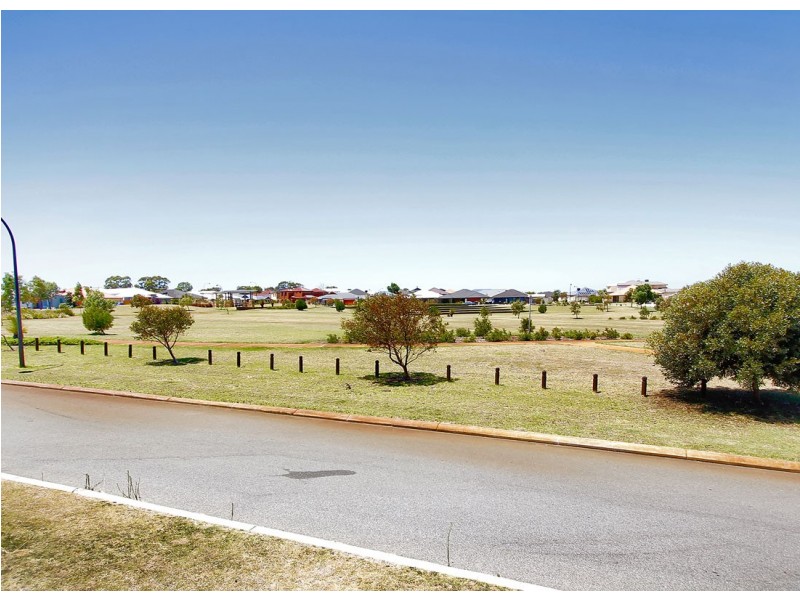 29 Salishan Street, Clarkson WA 6030