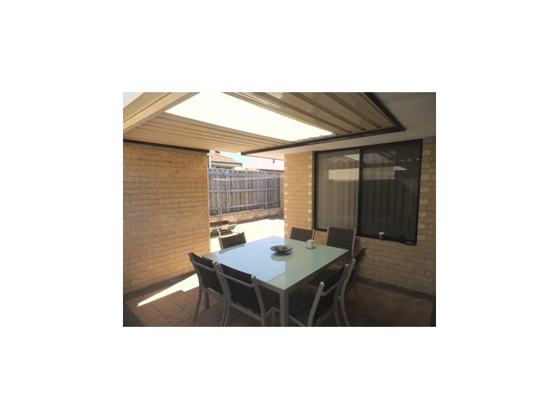 4/33 St Marks Drive, Hillarys WA 6025